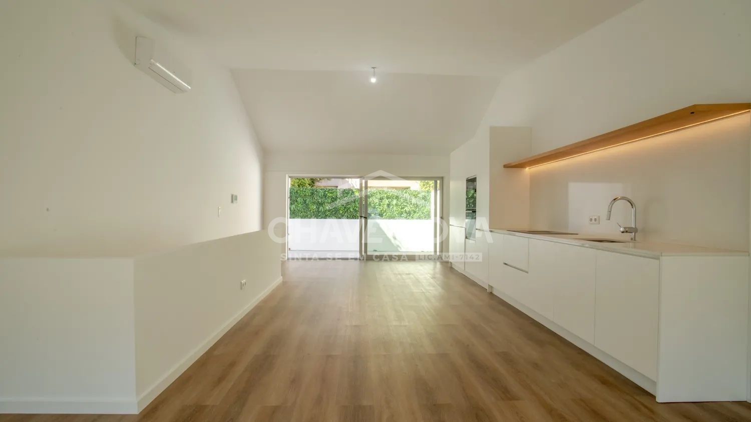 Maison Triplex T3+1 avec Garage, Balcons et Espace Extérieur — Marquês, Porto - 2