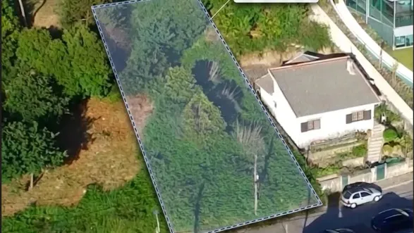 Terreno com projeto aprovado de moradia T3+T1 semi-independente em Canidelo