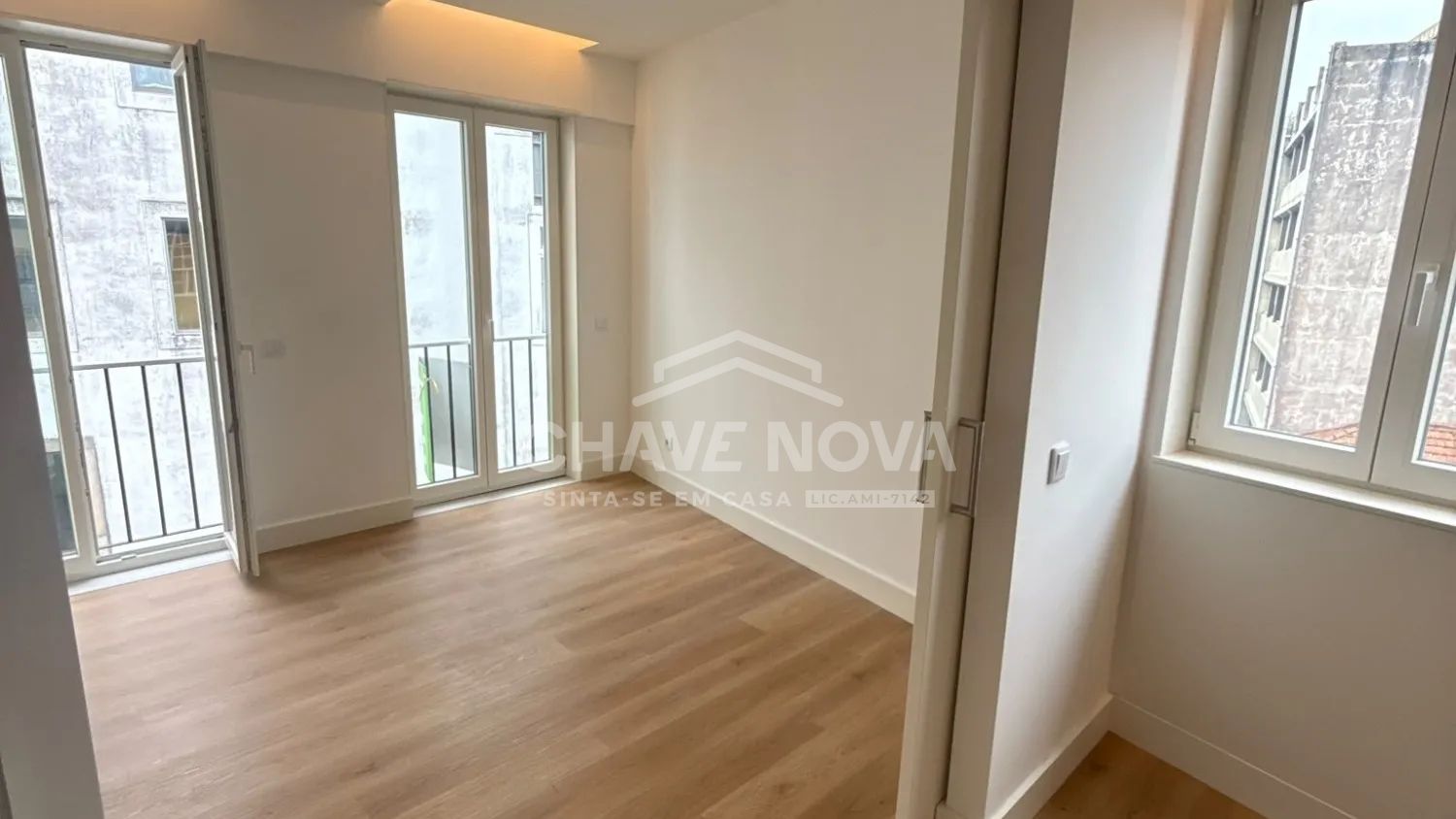 Renovated 2-Bedroom Apartment with Tourist Rental License | Porto Cathedral