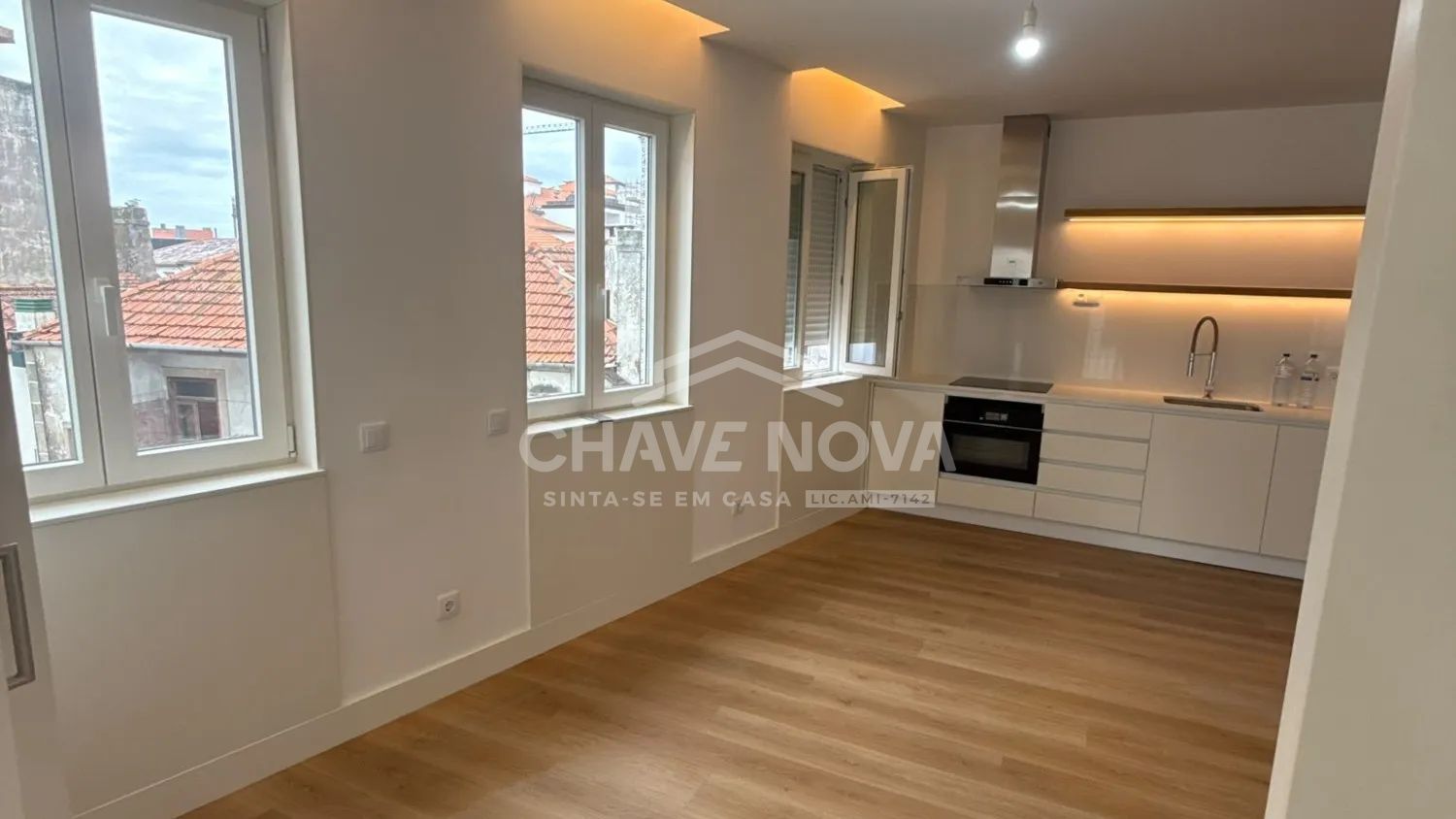 Renovated 2-Bedroom Apartment with Tourist Rental License | Porto Cathedral - 2