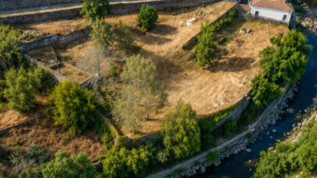 Terreno único junto rio 3112m2