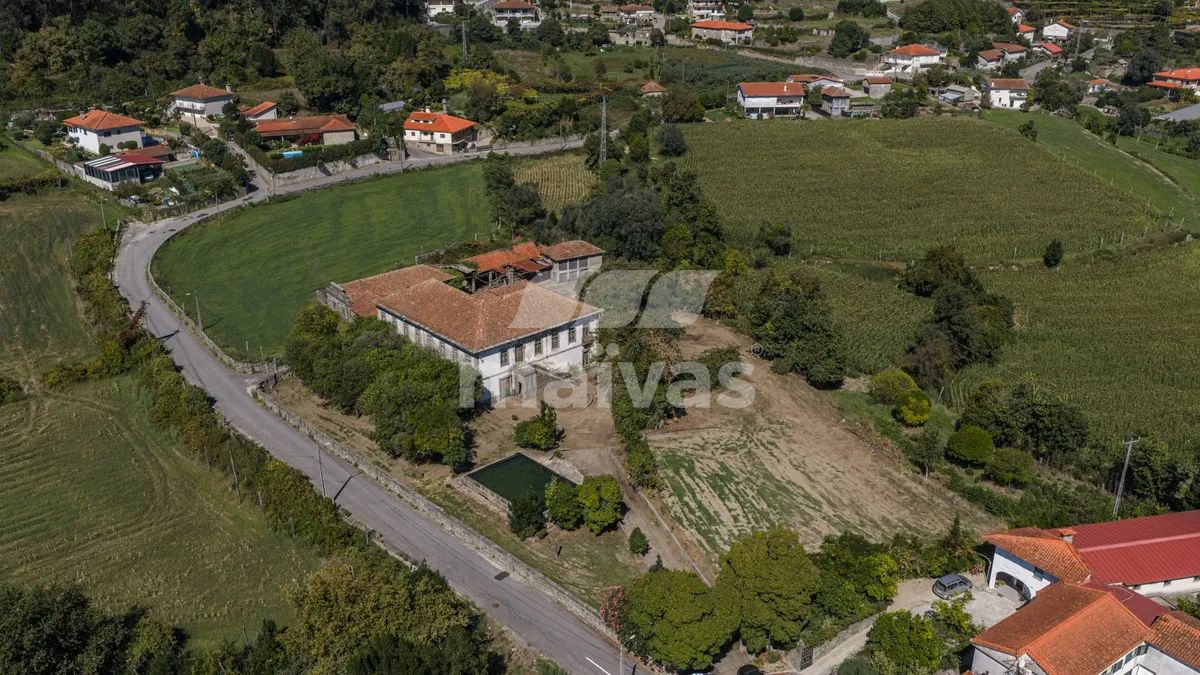 QUINTA EM TELHADO - VILA NOVA DE FAMALICÃO