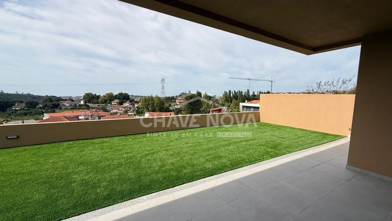 2 Moradias Térras Geminadas em Escapães. Fase final de construção . Amplas áreas , c/ terraço. - 3