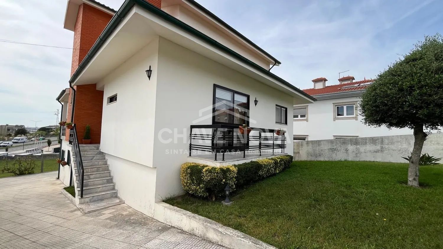 MORADIA T4 DE 4 FRENTES | VISTA MAR | TERRENO DE 1.094 m² | MADALENA, VILA NOVA DE GAIA