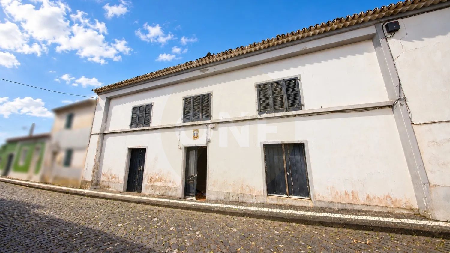 Moradia T4 para Remodelação | Fenais da Luz | Potencial de Valorização