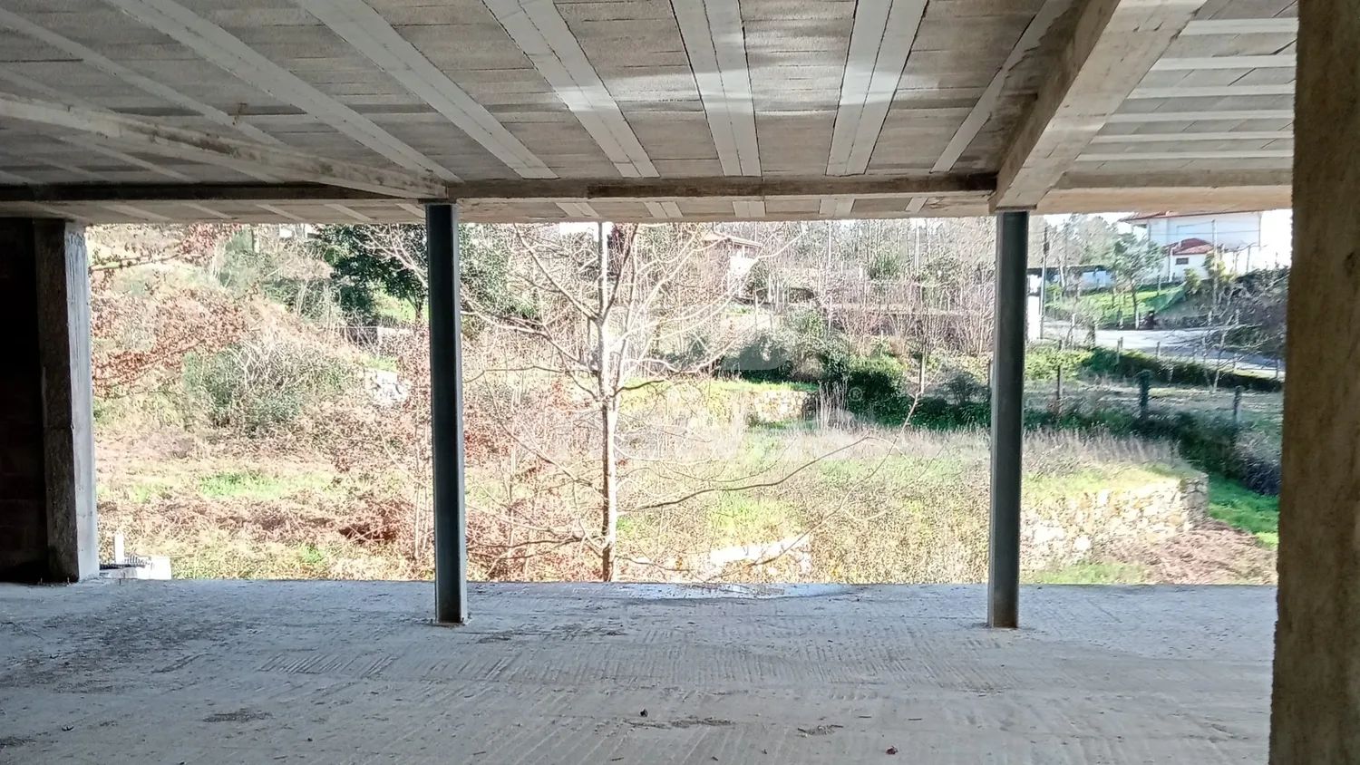 Moradia T3 de Arquitetura Contemporânea em Fase de Construção - 2