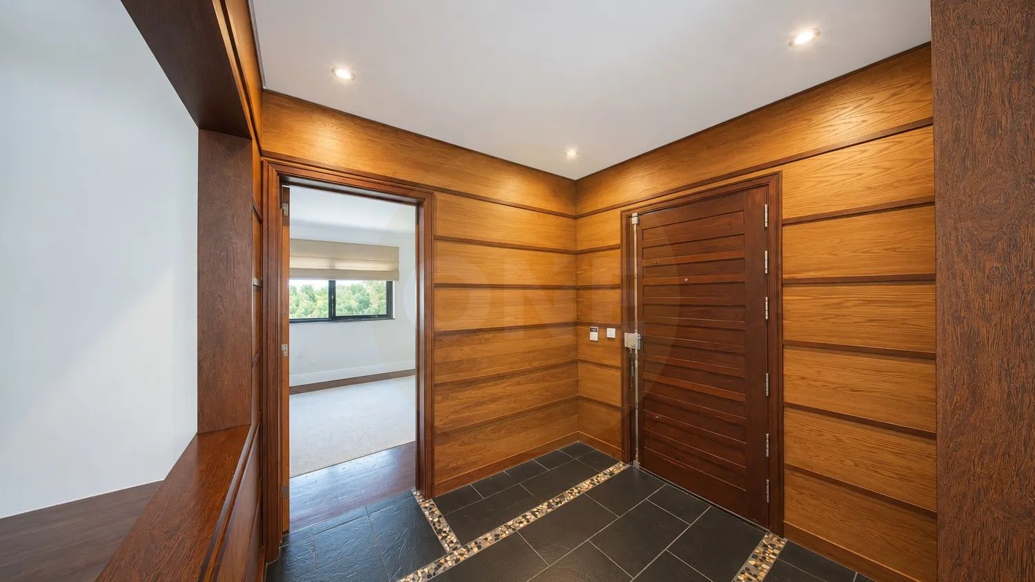 Moradia T5 Isolada com garagem – Elegância, Conforto e Privacidade - 3