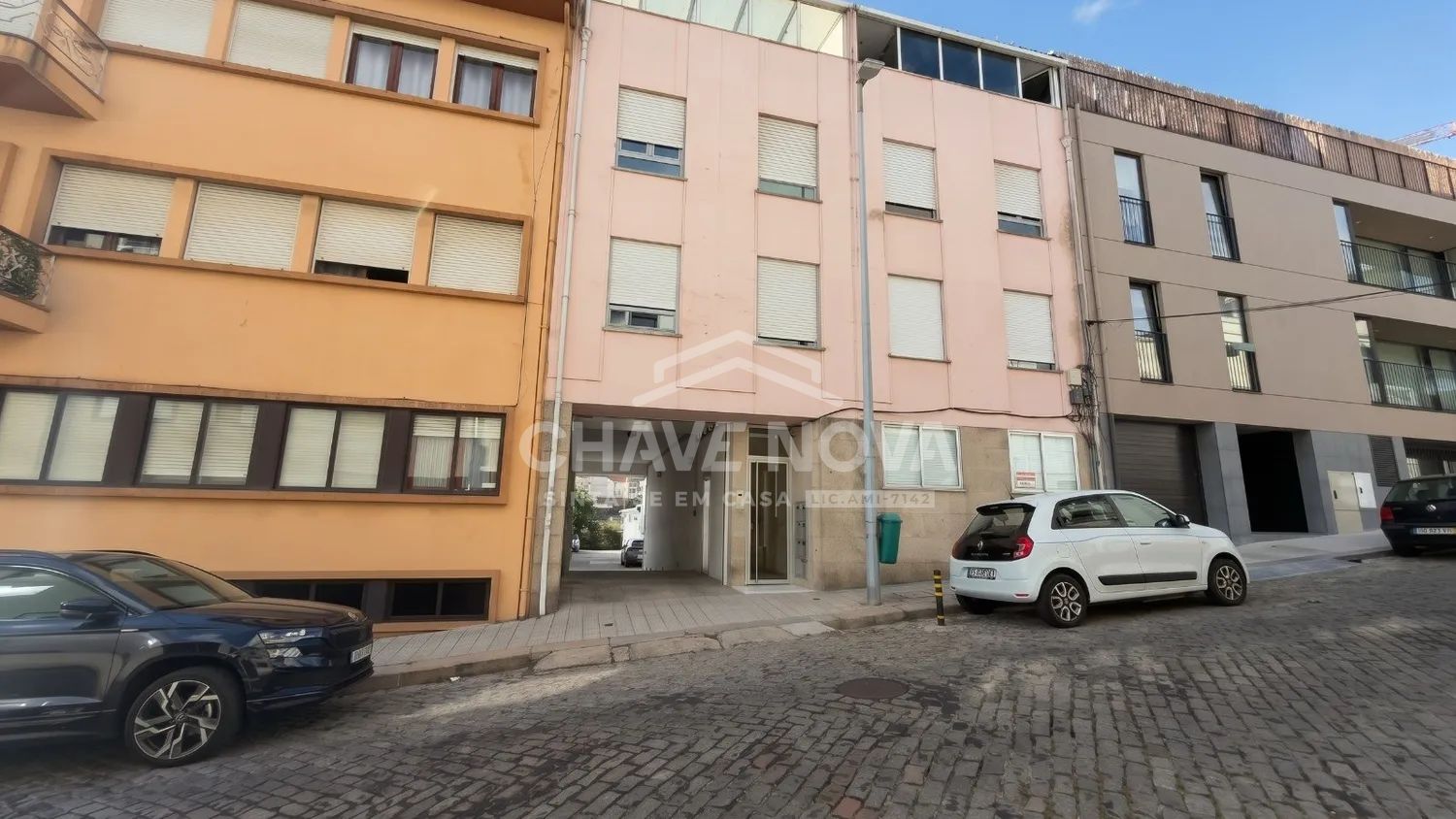 Apartamento T2 Renovado c/ Garagem Box em Cedofeita (Porto)