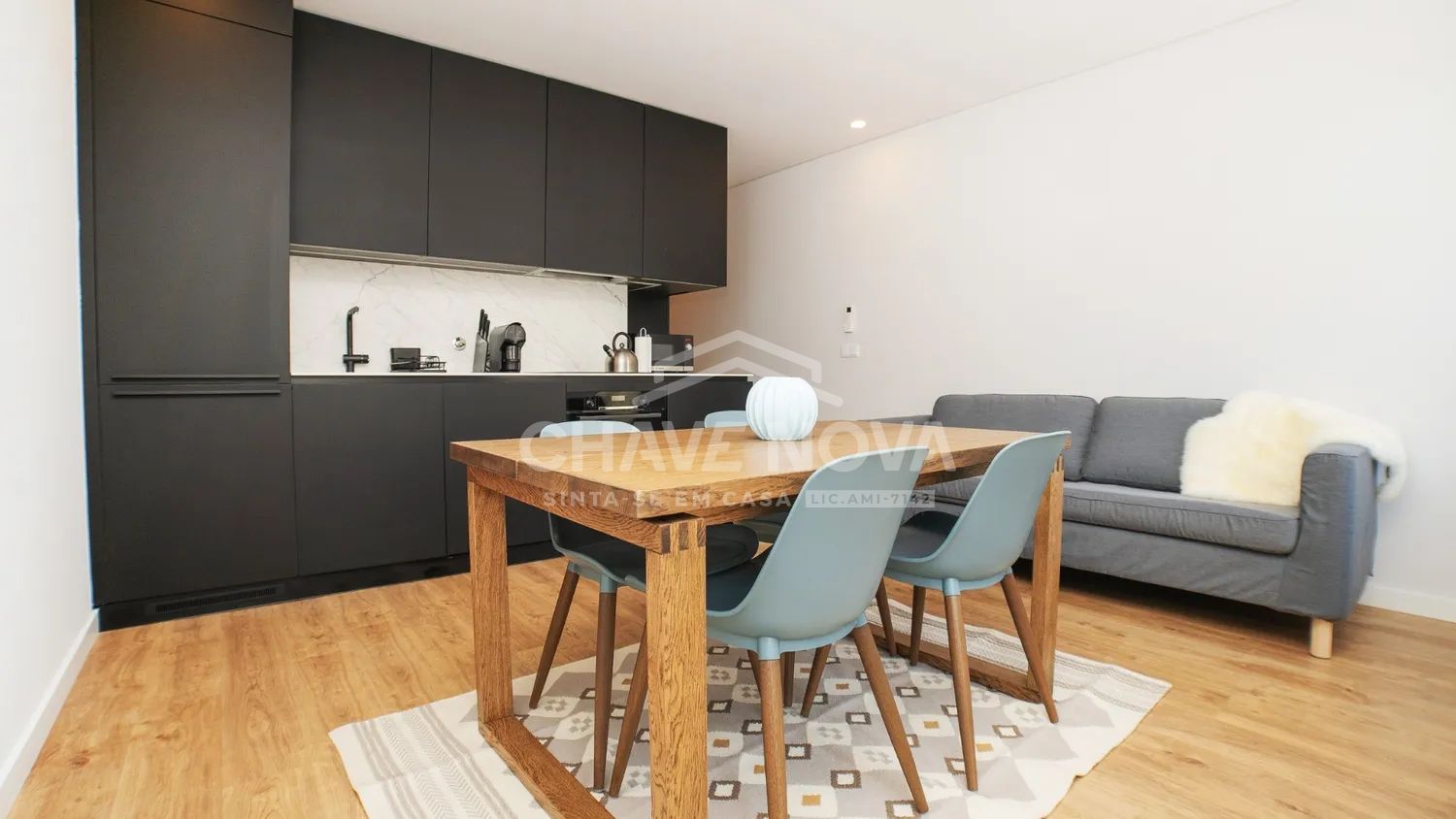 Apartamento T2 2ºPiso com terraço e elevador