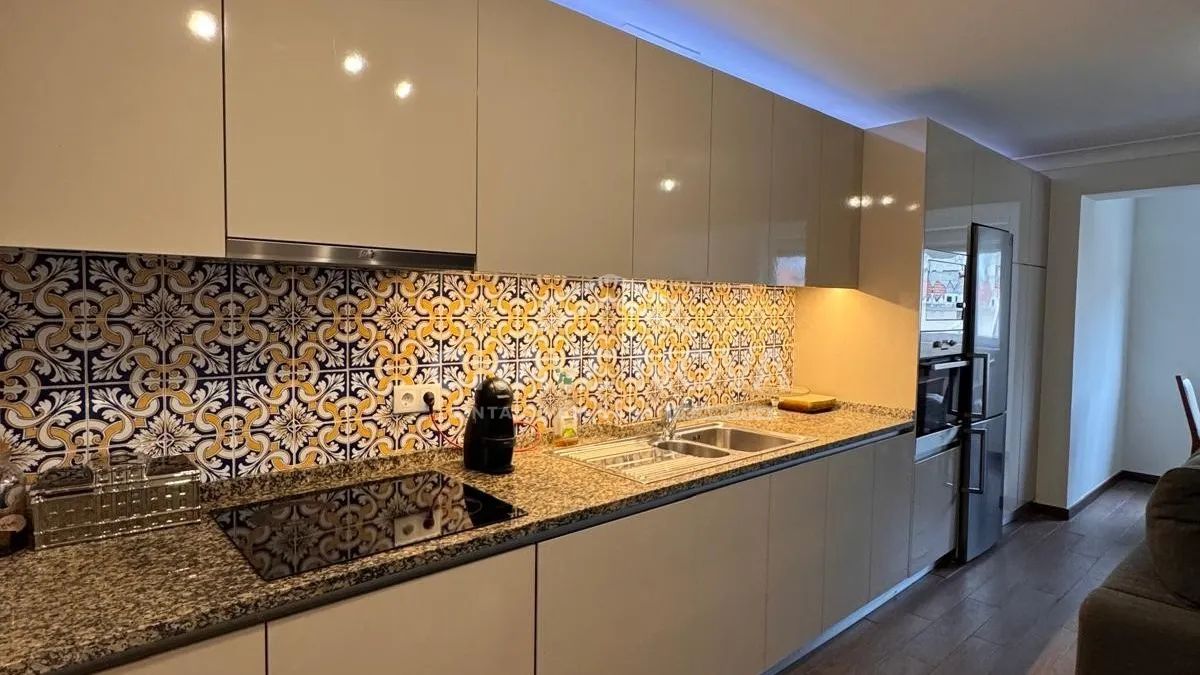 Arrendamento Apartamento T3 Duplex na Foz  - Mobilado e com Cozinha Equipada