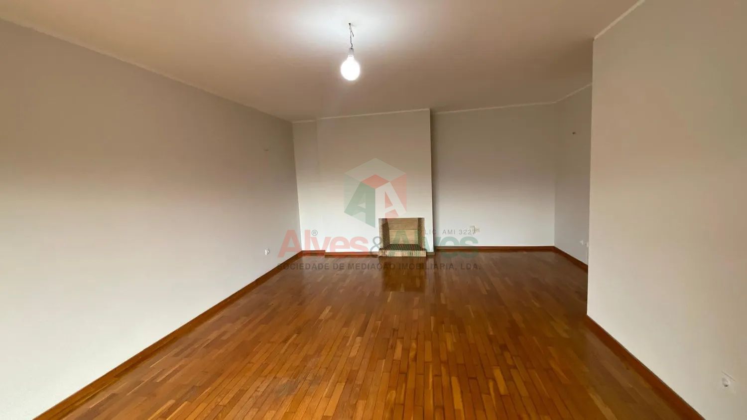 T1 no Último Piso em Frente ao ISMAI