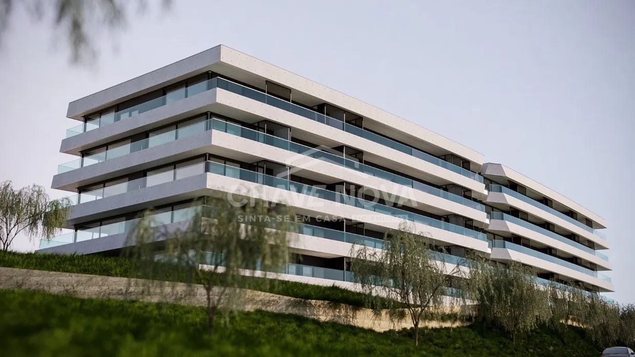 APARTAMENTO T3  | PLAZA DOM HENRIQUE | 250 M² DE ÁREA TOTAL | TERRAÇO 58,47 M² | BOX 2 CARROS
