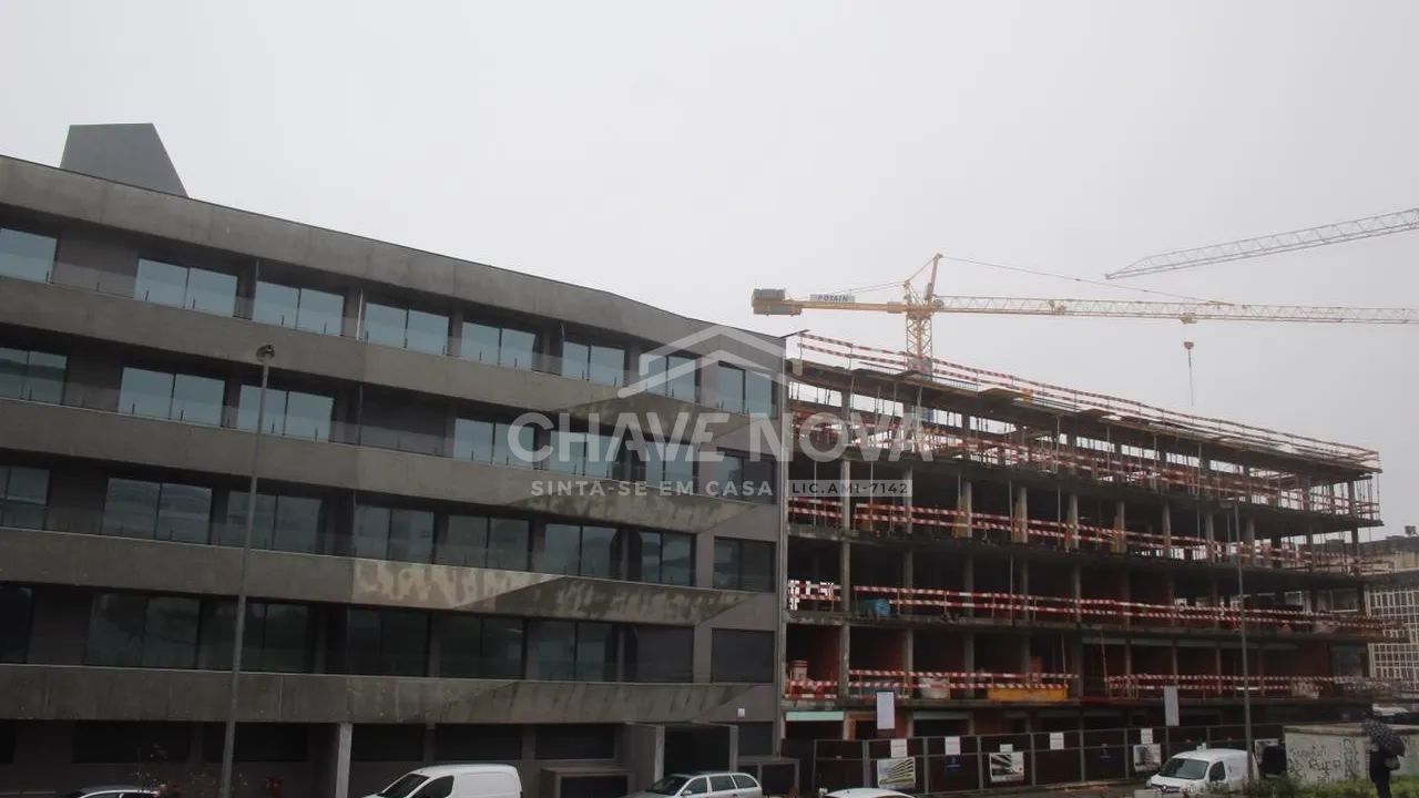 APARTAMENTO T3  | PLAZA DOM HENRIQUE | 250 M² DE ÁREA TOTAL | TERRAÇO 58,47 M² | BOX 2 CARROS - 2