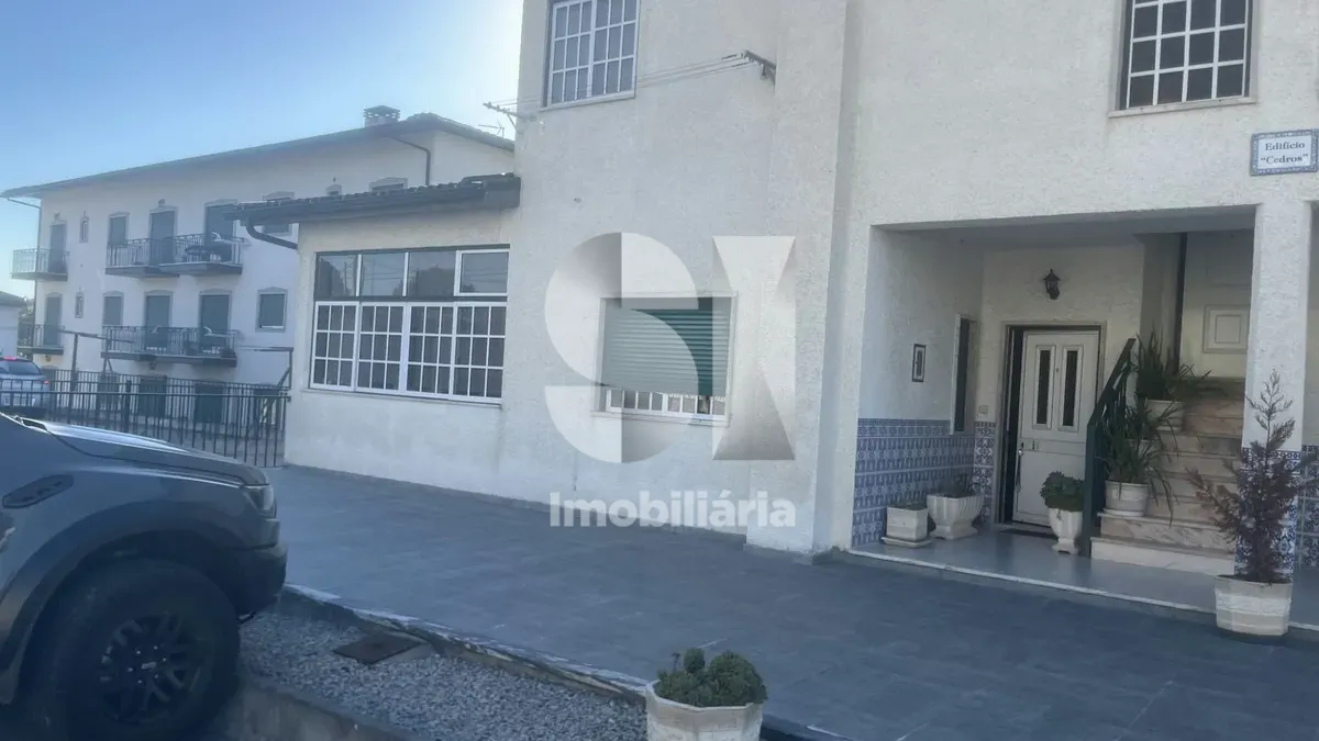 2-Zimmer-Wohnung mit Garage in V. N. de Poiares