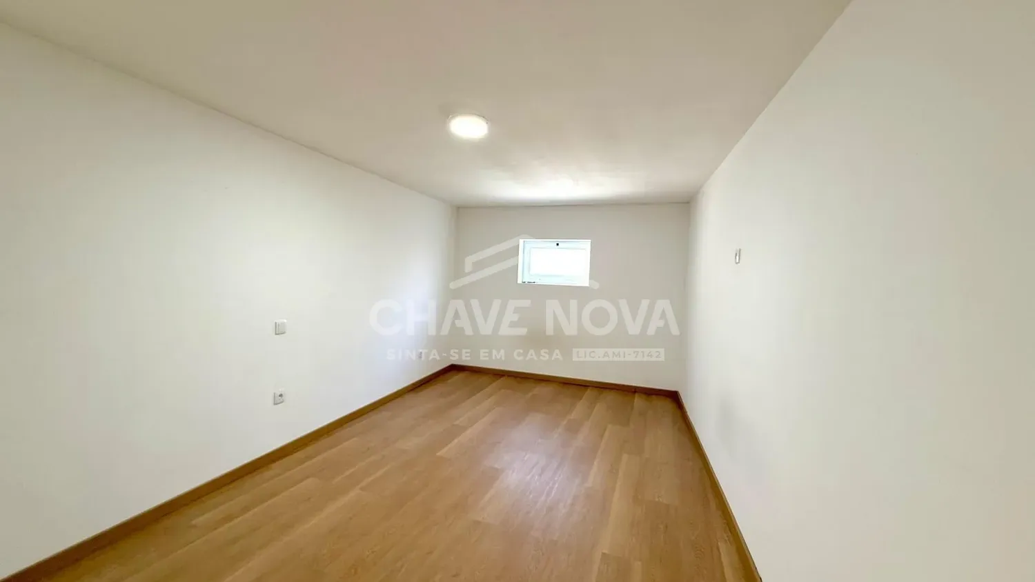 Apartamento T1 c/lugar estacionamento, Continente Bom Dia Carvalhos - Pedroso! - 2