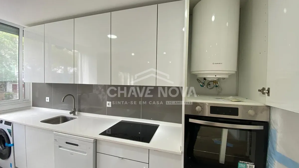 T2 Totalmente remodelado na Amadora - 2
