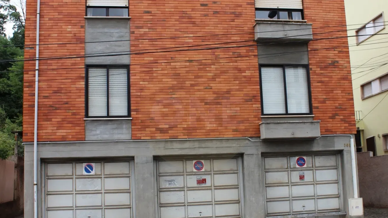 Apartamento T1 para arrendamento na Rua Brigadeiro Correia Cardoso (Santo António dos Olivais)