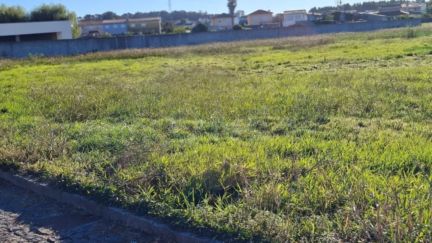Terreno com 10.928 m² e PIP  favorável para 17 lotes.  - 2