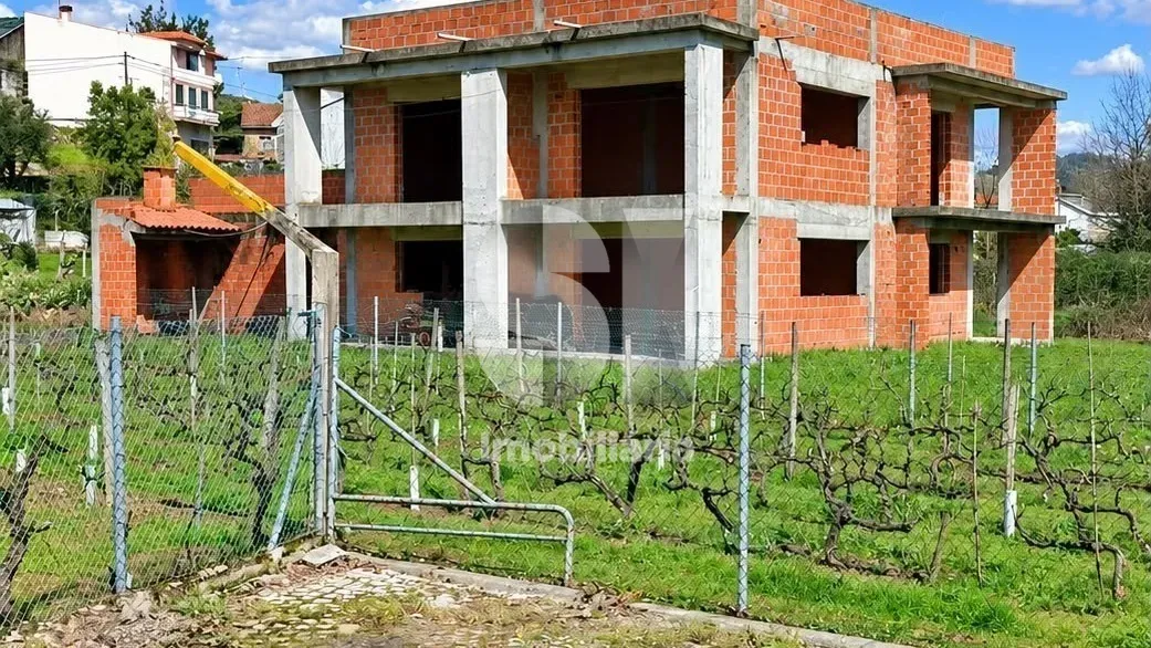 Terreno com 1.534 m²