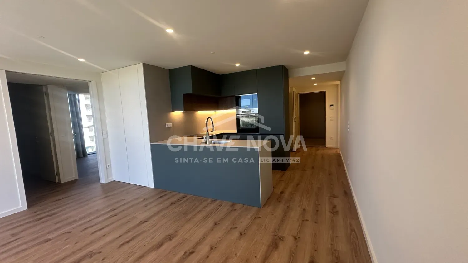 Apartamento T2 Novo virado a poente, com varanda e lugar de garagem em Vila Nova de Gaia virado a poente 