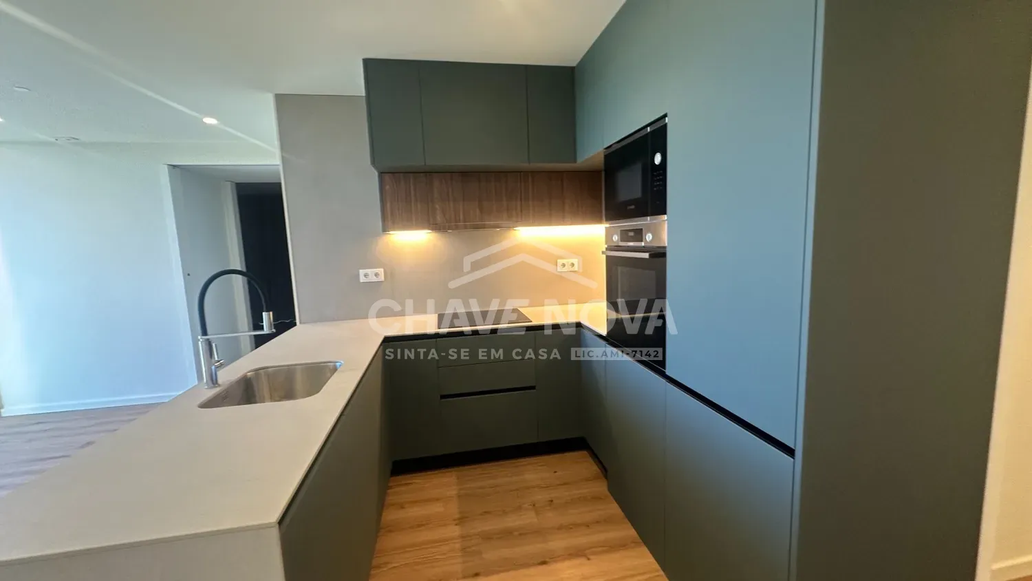 Apartamento T2 Novo virado a poente, com varanda e lugar de garagem em Vila Nova de Gaia virado a poente  - 2
