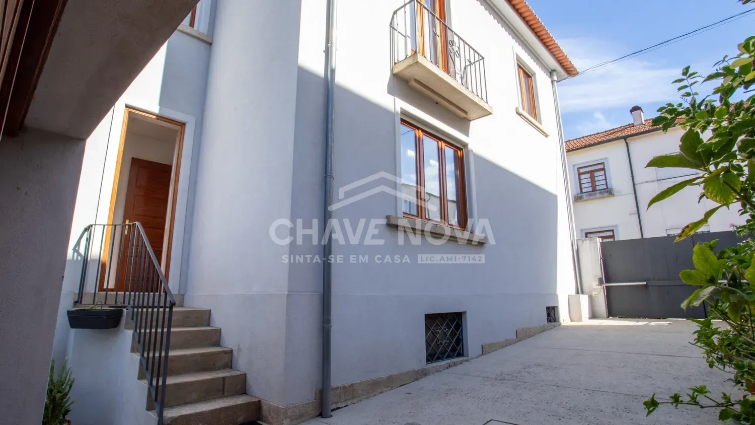 Moradia com jardim e sete quartos em Paranhos, Porto