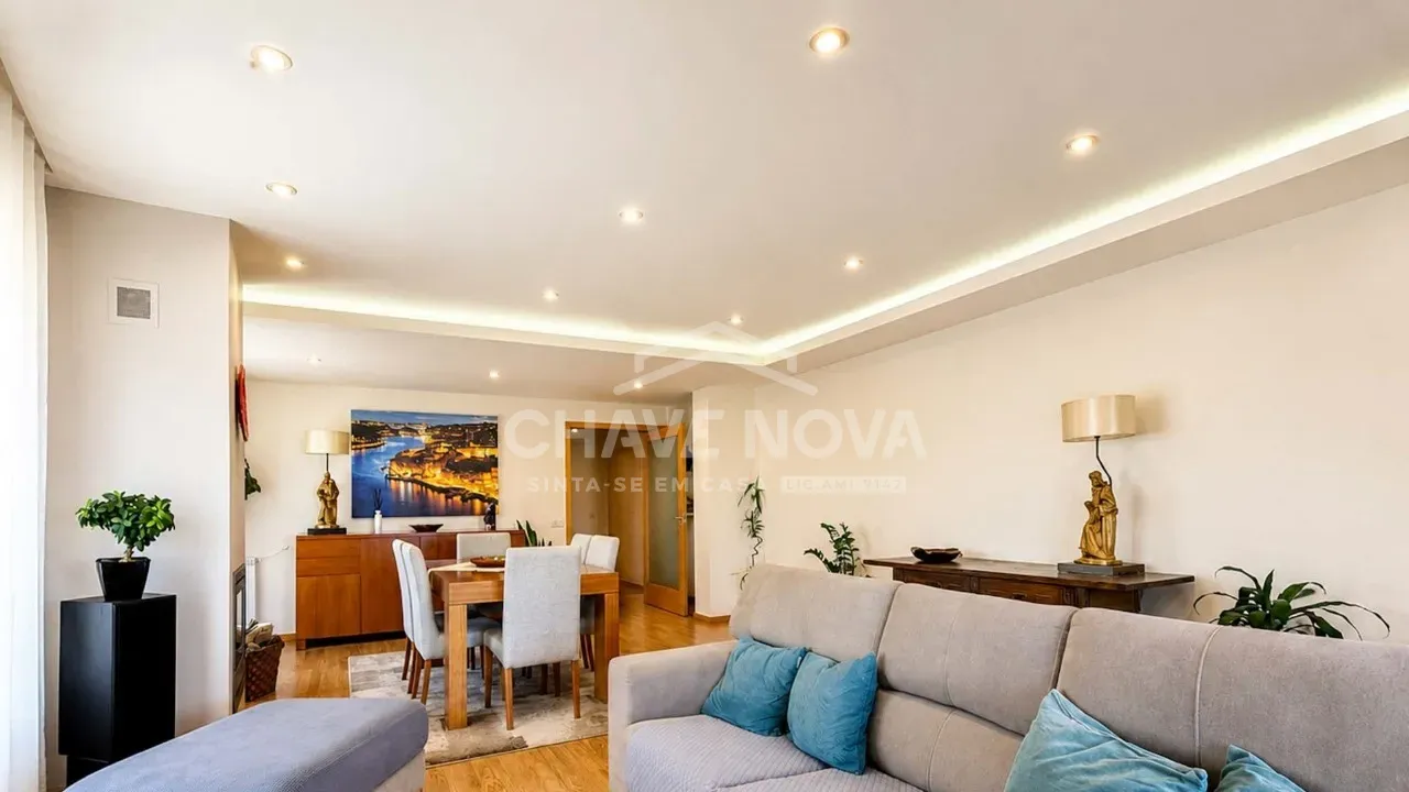 Apartamento T4 Totalmente Renovado em Canidelo - 2