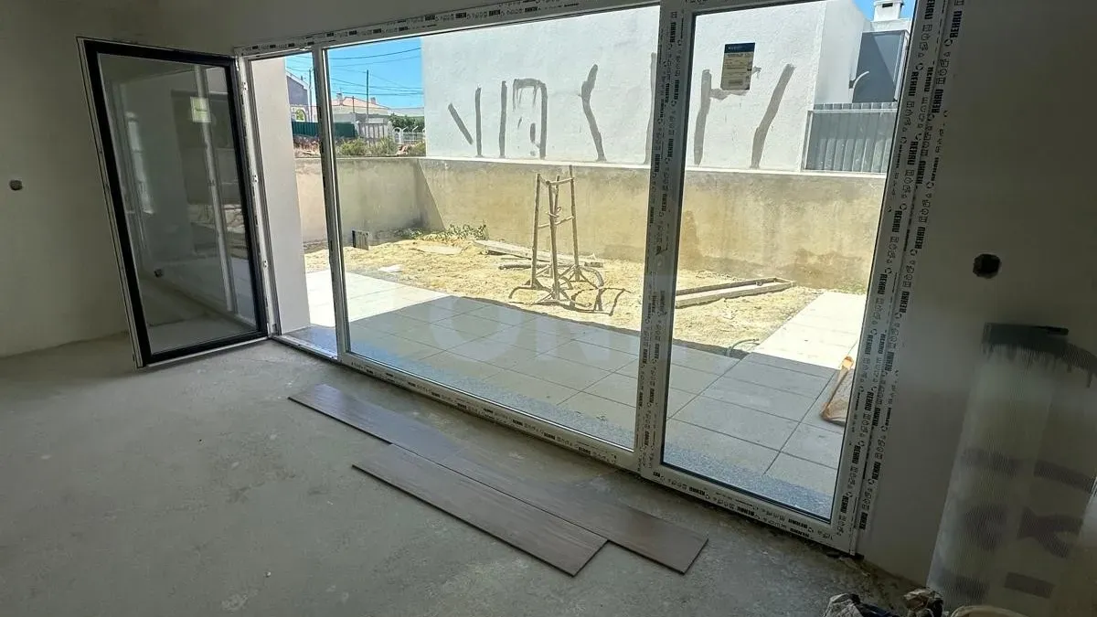 Moradia T3+1 Térrea no Pinhal General, Fernão Ferro – Onde a tranquilidade se transforma em qualidade de vida! 🏡 - 3