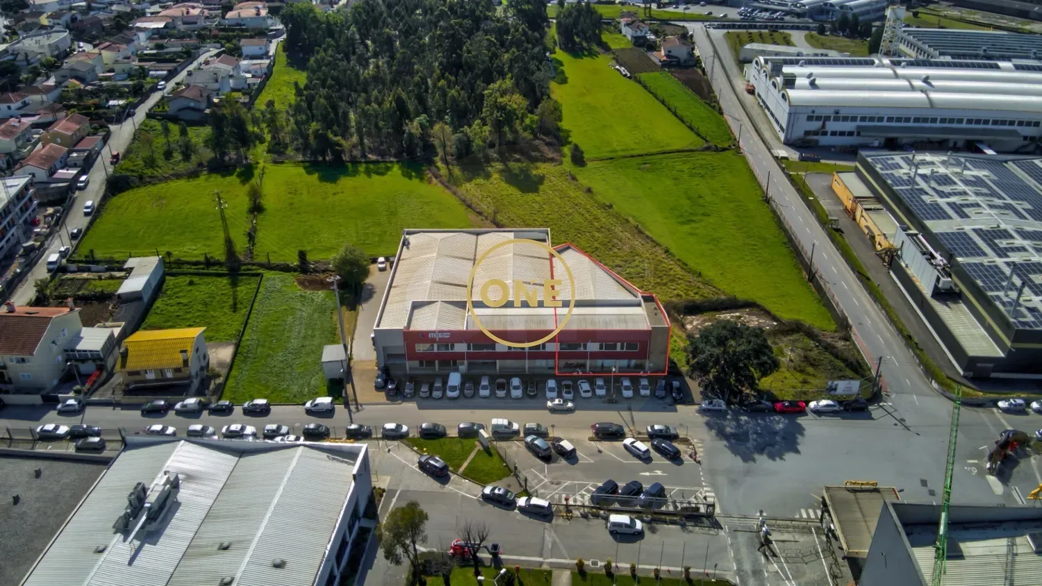Armazém com licença industrial e restauração