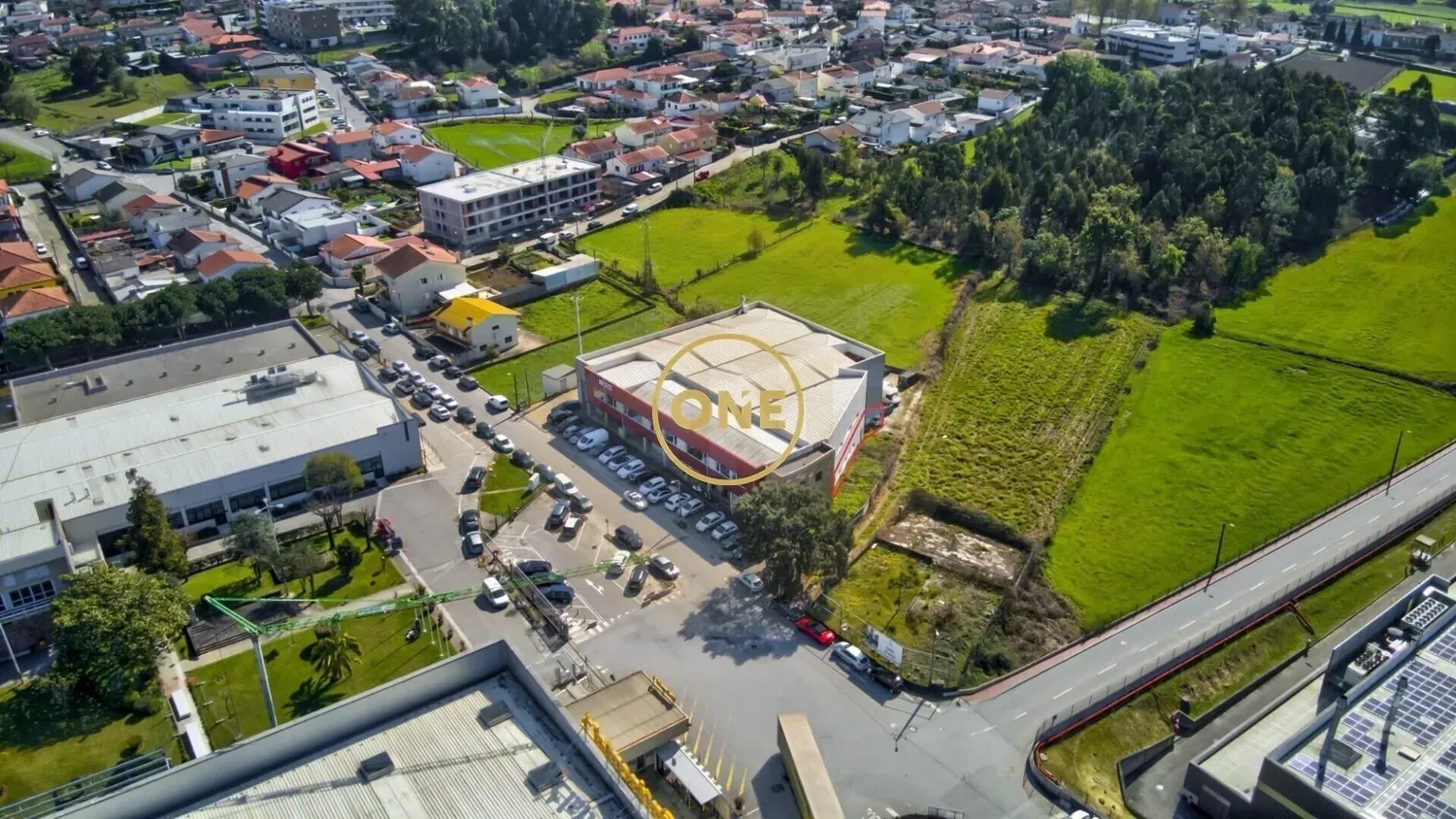Armazém com licença industrial e restauração com 653m2 - 2