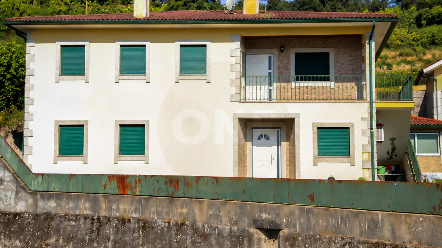 MORADIA COM 5 QUARTOS -- 2 SUÍTE´s -- 2 COZINHAS E CHURRASQUEIRA PONTE DA BARCA - 2