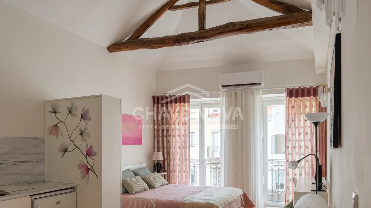 Apartamento T0 c/ Alojamento Local em Santo Ildefonso (500m da Estação de Metro "Trindade")