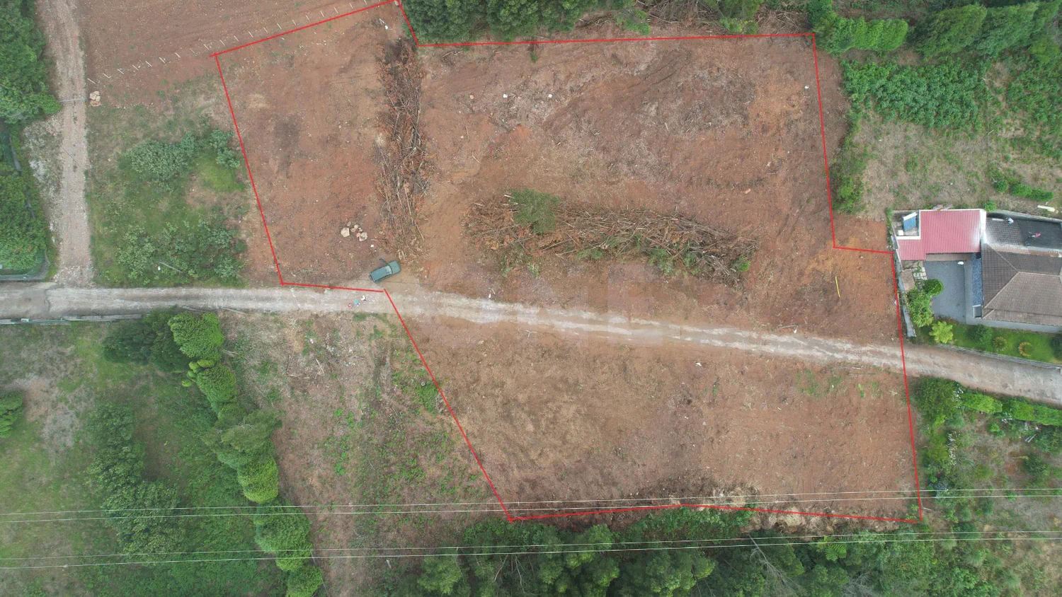 Terreno com 4220 m2, em Santa Cruz com capacidade construtiva