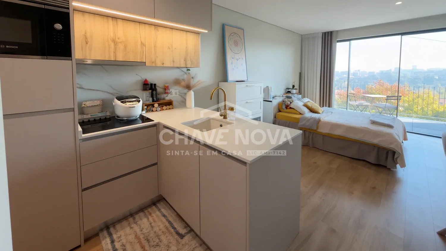 Apartamento T0 Como Novo c/ Vistas Rio em Santa Marinha (VL8)