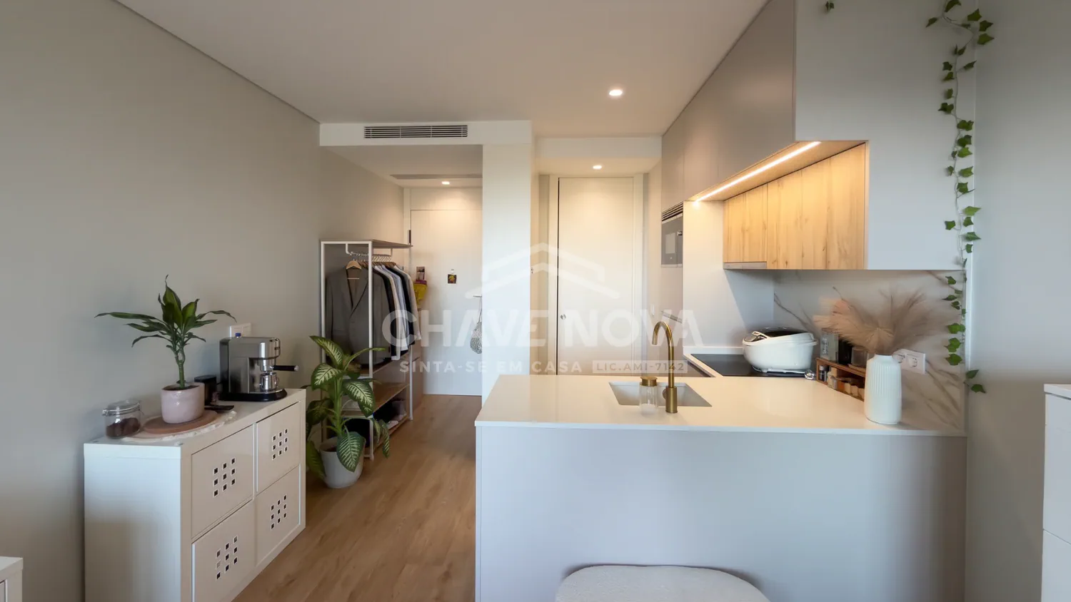 Apartamento T0 Como Novo c/ Vistas Rio em Santa Marinha (VL8) - 3