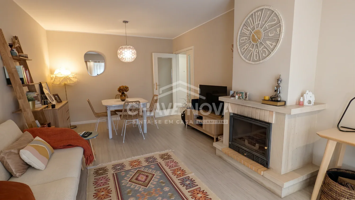 Apartamento T1+1 Renovado c/ Terraço (70m2) e Lugar de Garagem em Valadares - 3
