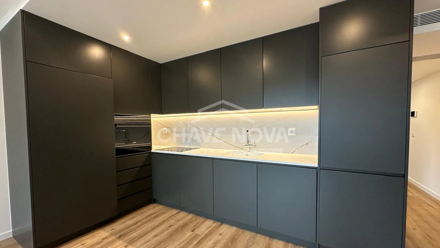Apartamento T1 c/varanda, garagem e piscina - 2