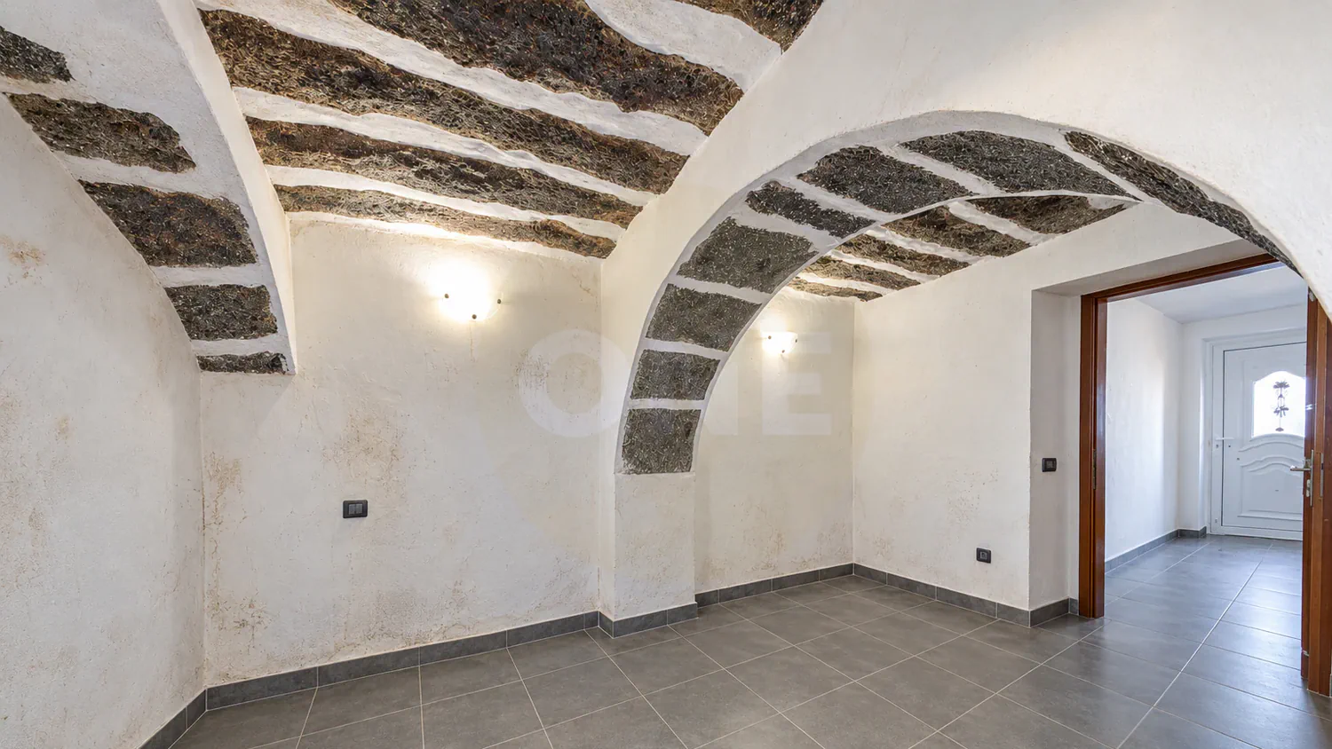 Moradia T2 com Quintal, Jardim e Anexo na Ribeira Chã – Lagoa - 3