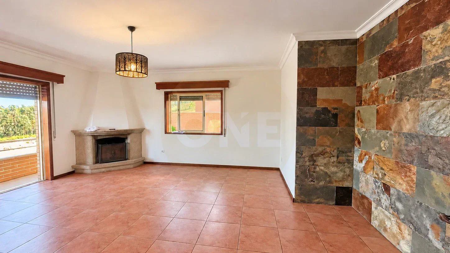 Excelente T2 para Venda com terraço,  duas varandas generosas dois 2 wc e lugar de garagem fechado, em Guidões - Trofa