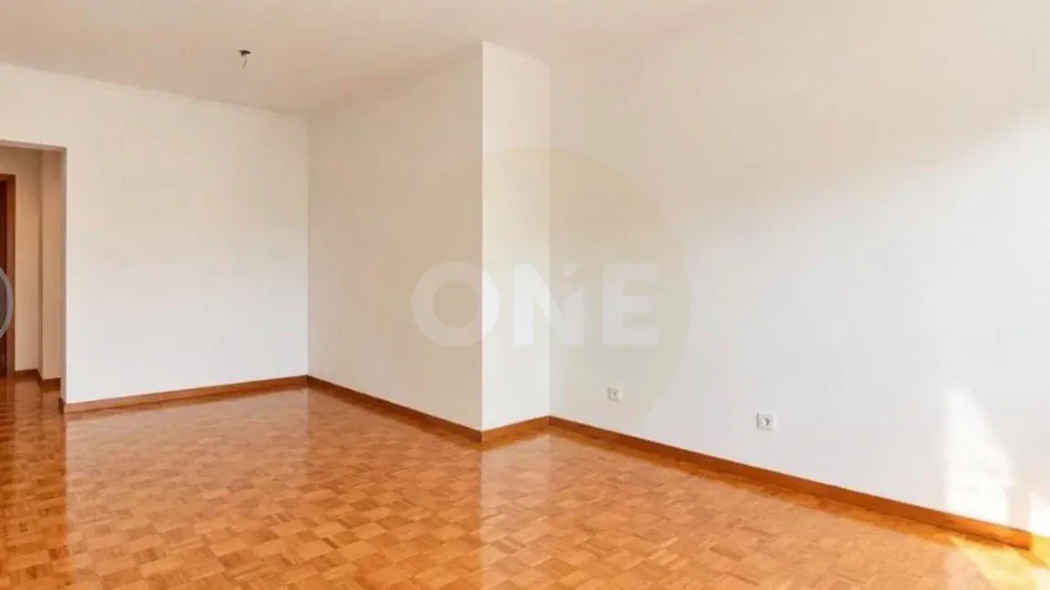 3-BEDROOM APARTMENT IN MONTE DA CAPARICA, 93M² | UNIVERSITY | TRAIN | METRO | BEACH