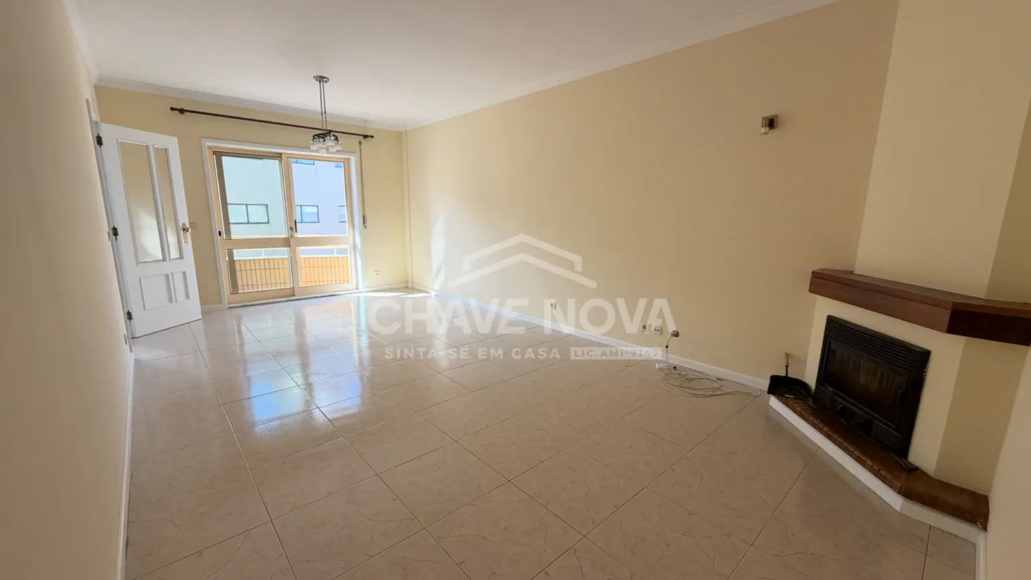 T2 em Gaia com Garagem Box | A 400 m do Metro 