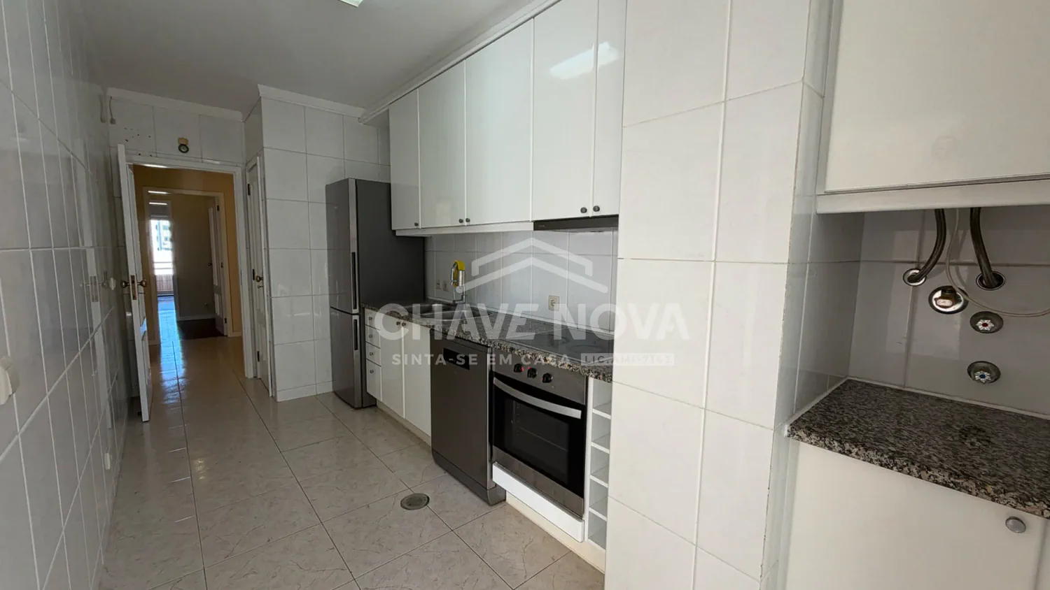 T2 em Gaia com Garagem Box | A 400 m do Metro  - 3