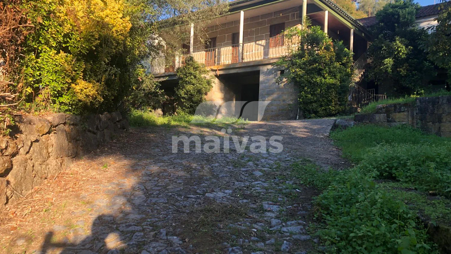 Magnificent 4-Bedroom Stone Country Estate with Large Plot and Unique Potential in Ponte da Barca - 2