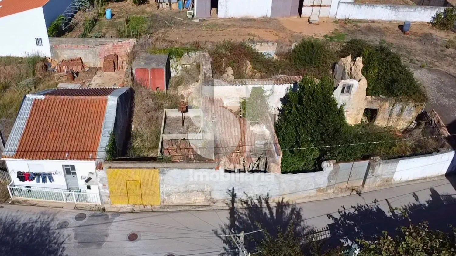 Sanierungsbedürftige Hausruine – Grundstück mit 304 m² - 3