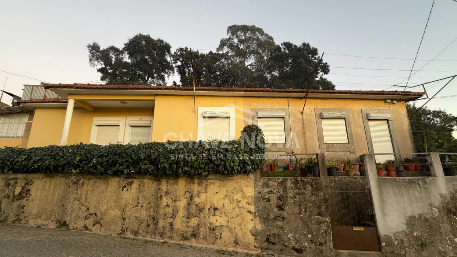 Duas Moradias T2 com Logradouro e Terreno Urbano de 600 m² - 3