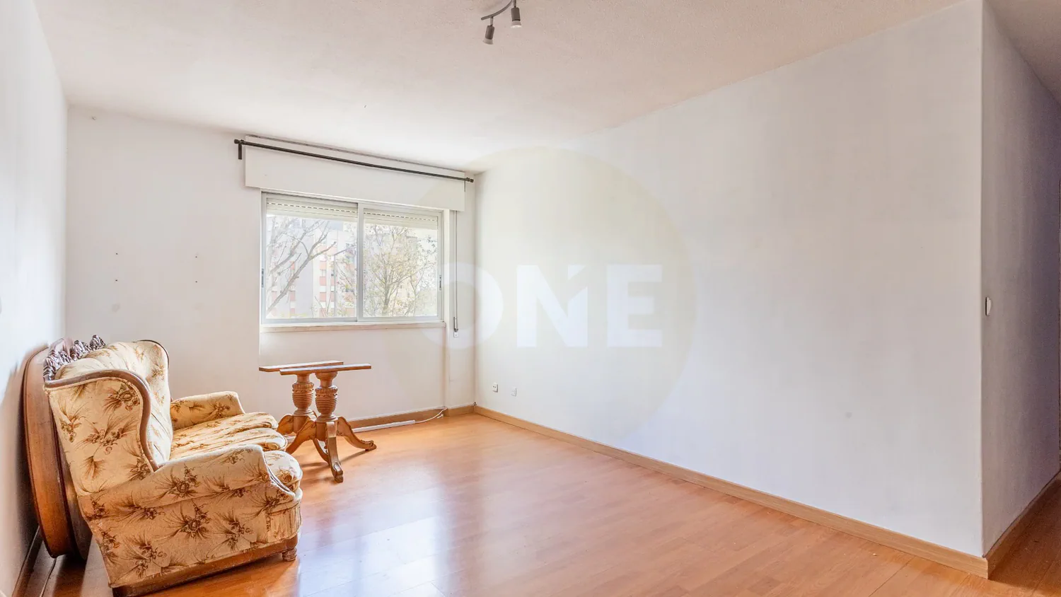 Apartamento T3 em Sto António dos Cavaleiros