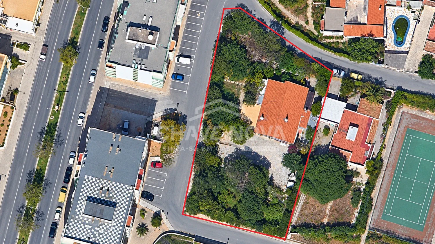 Lote com projeto aprovado em Quarteira