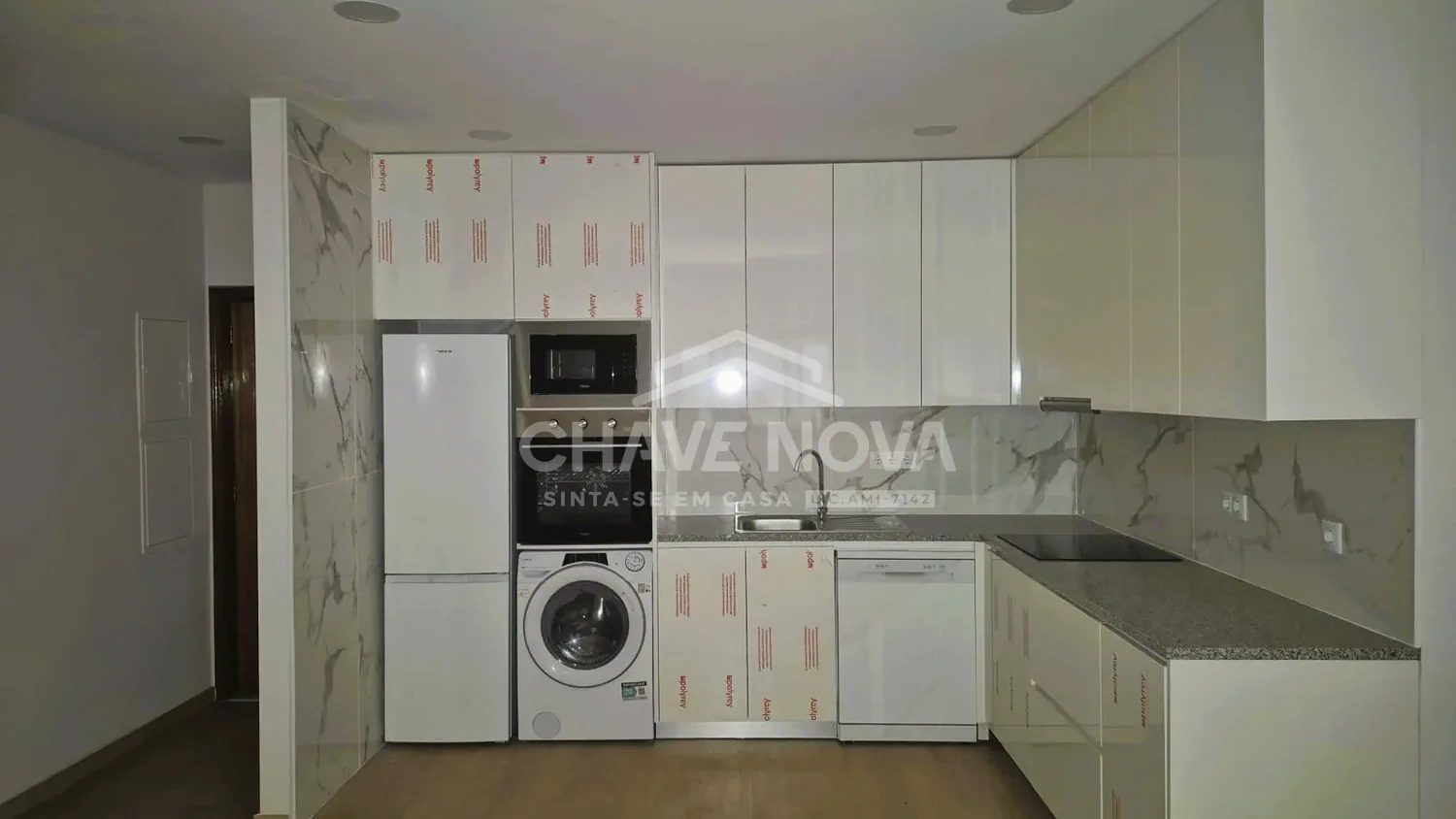 Apartamento T2 Totalmente Renovado Santa Marinha ao Gaiashopping