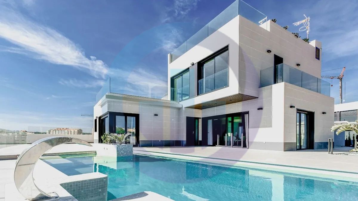 Moradia T4 Luminosa com Piscina
